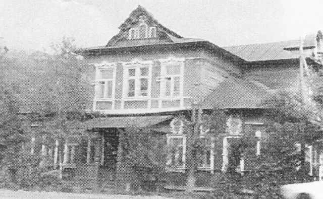 Вблизи дома 62/19 на Красной улице раньше находился купеческий дом. — фото 1